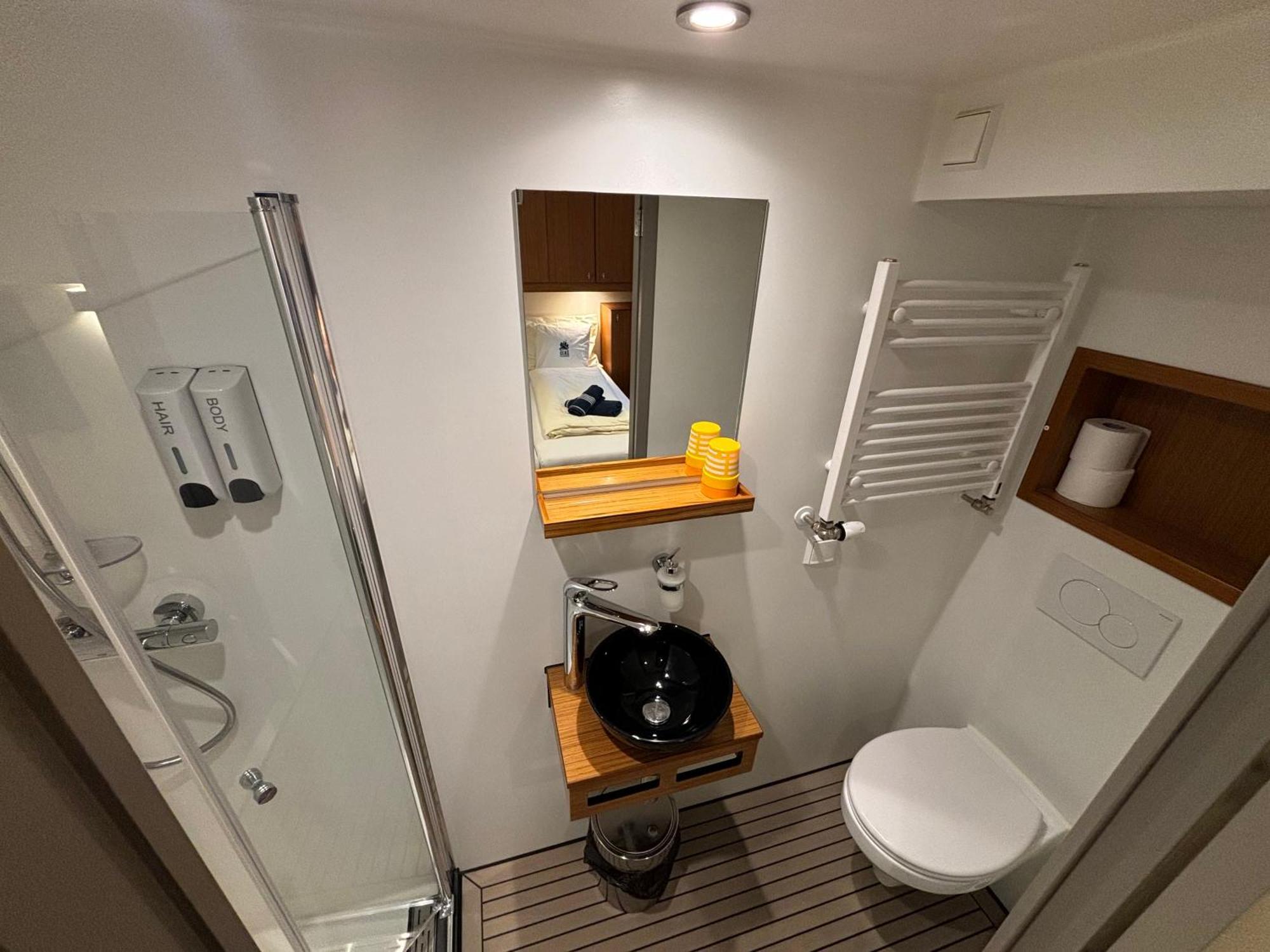 Hotelboat Iris Groningen Bagian luar foto