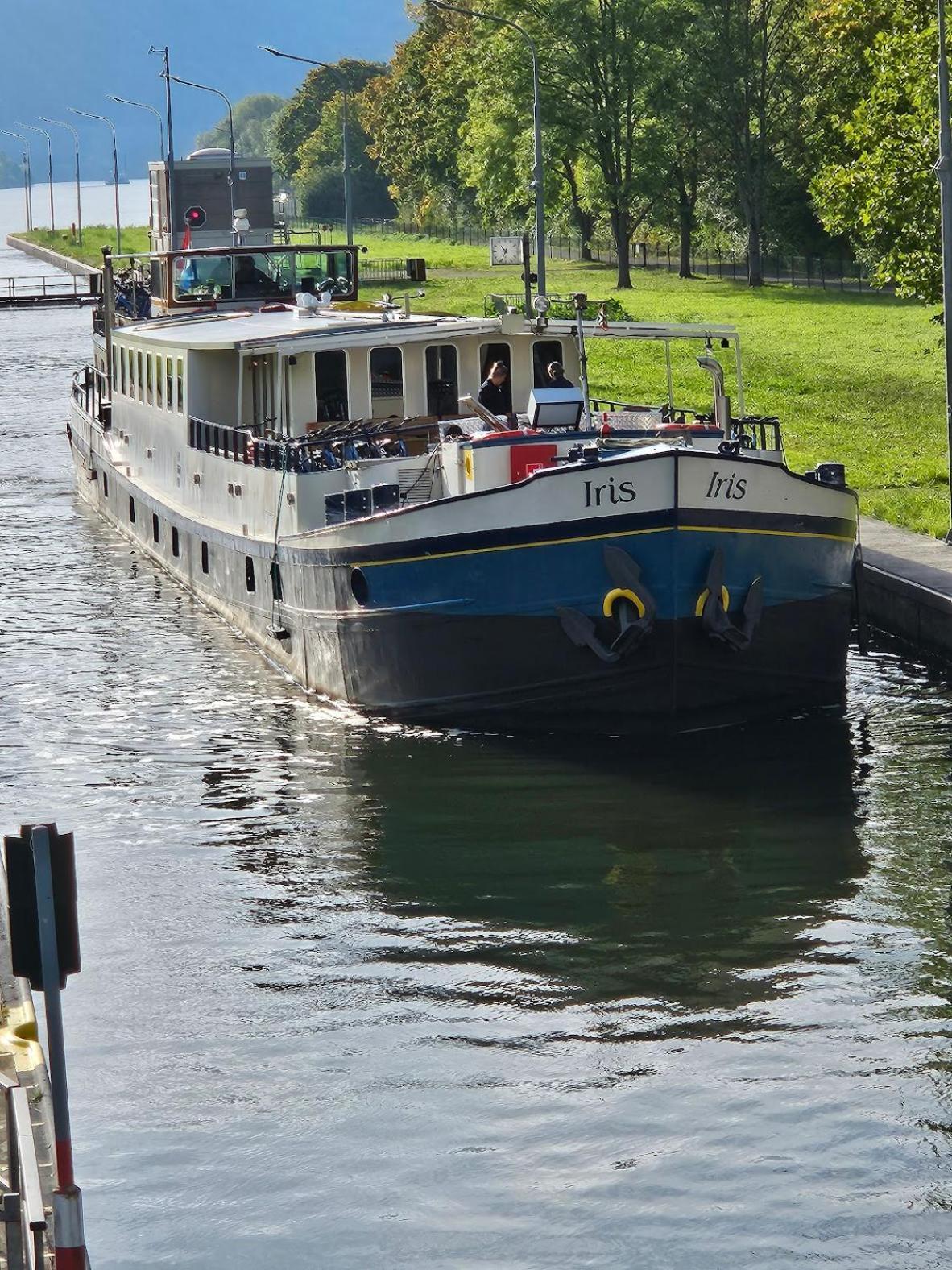 Hotelboat Iris Groningen Bagian luar foto