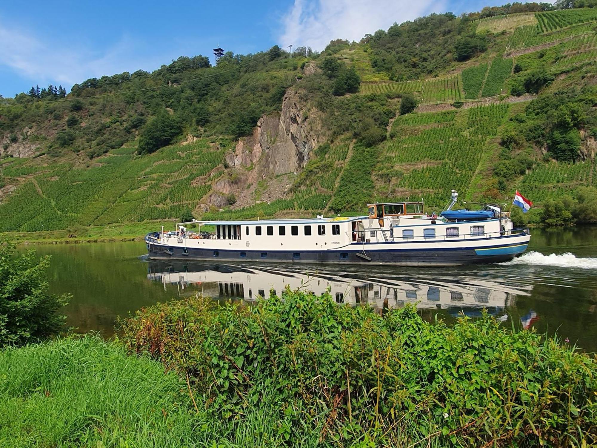 Hotelboat Iris Groningen Bagian luar foto