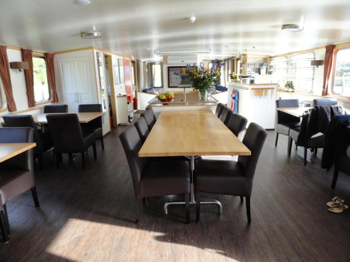 Hotelboat Iris Groningen Bagian luar foto