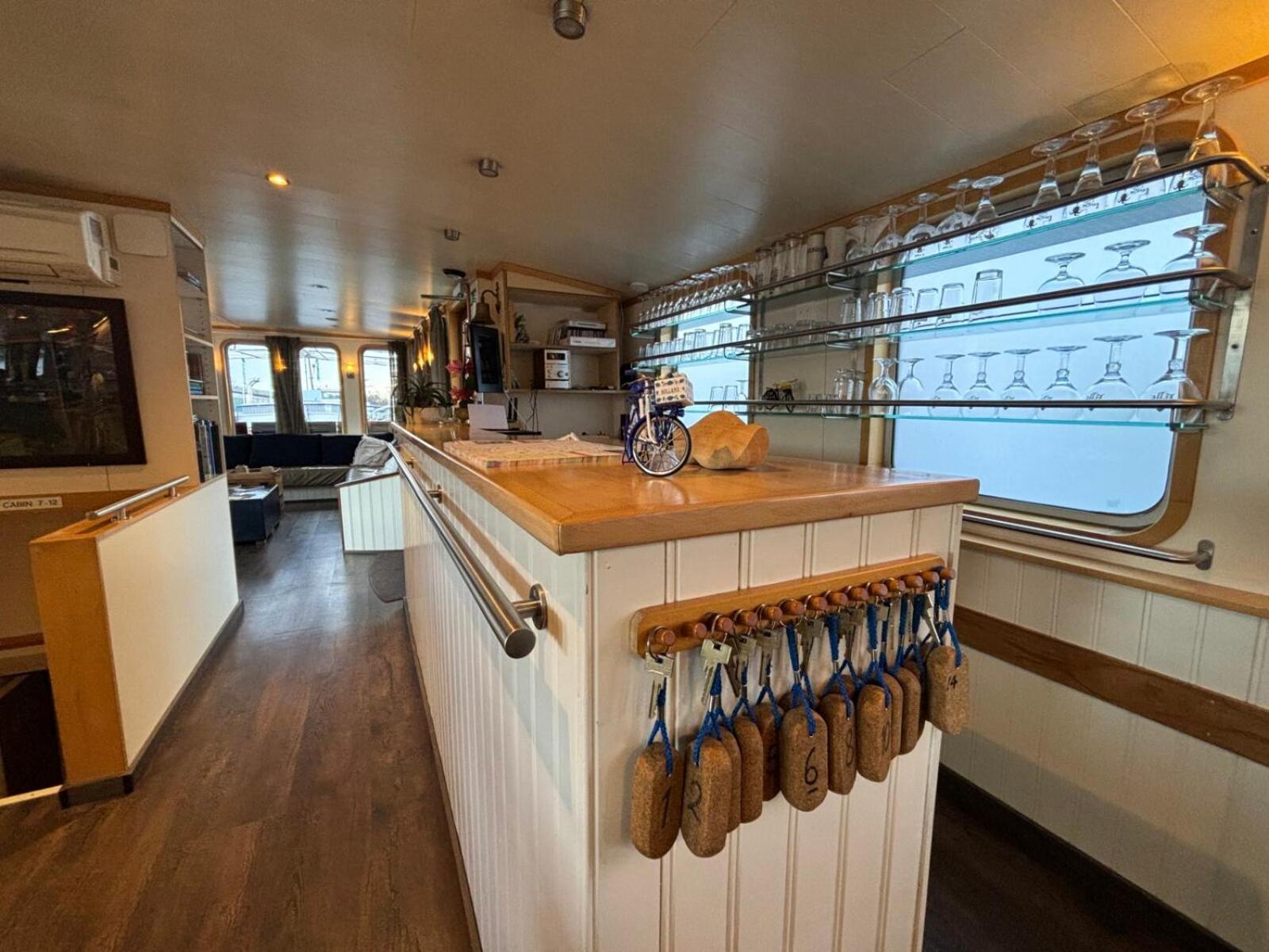 Hotelboat Iris Groningen Bagian luar foto