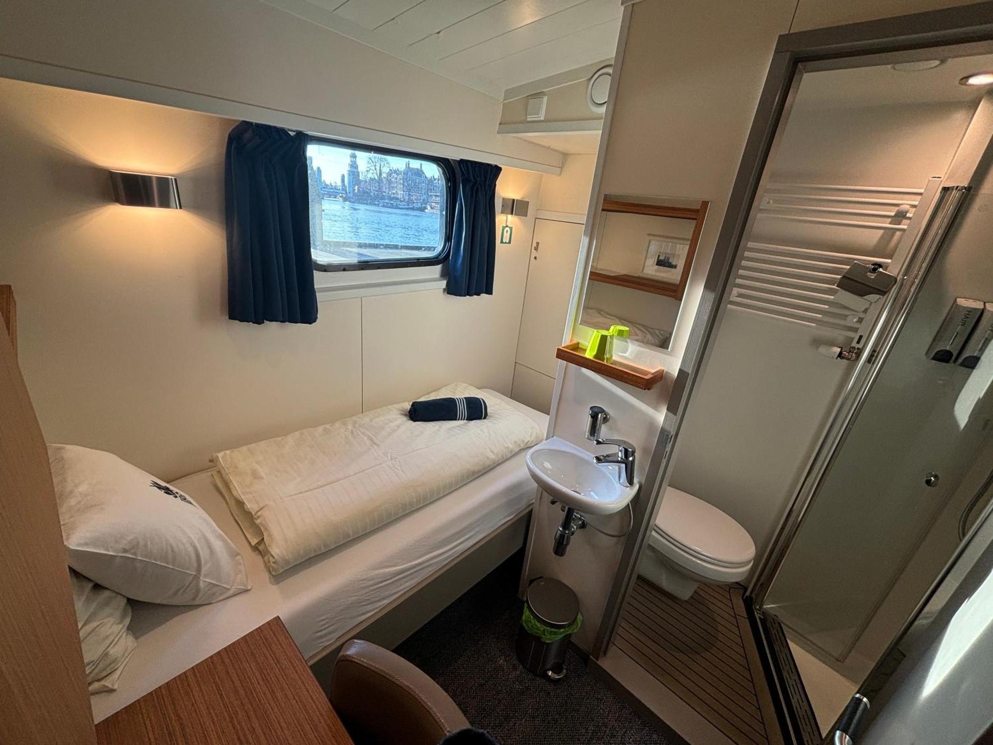 Hotelboat Iris Groningen Bagian luar foto